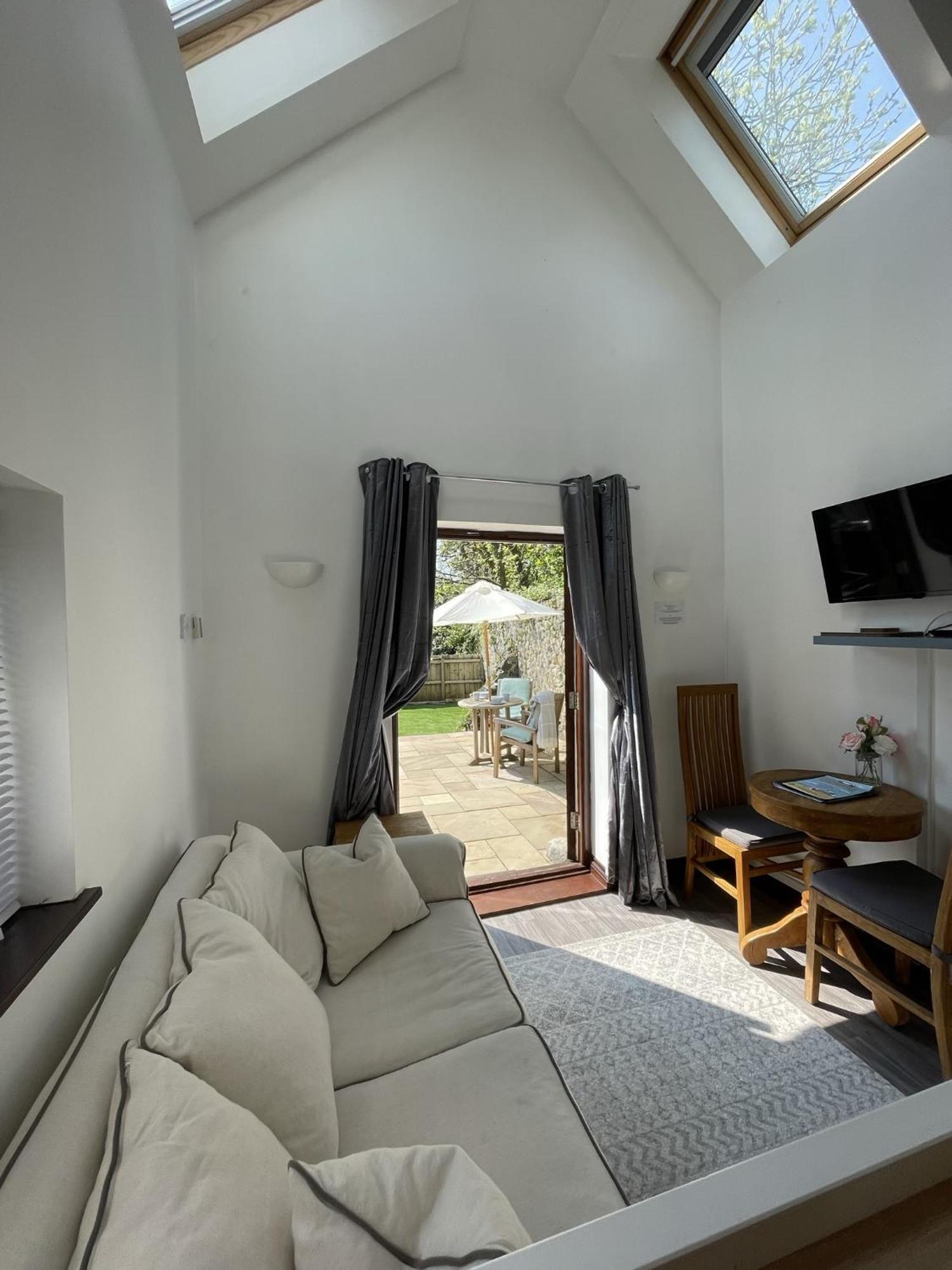The Stables - Detached Cottage With Private Garden & Hot Tub เซนต์ออสเทลล์ ห้อง รูปภาพ